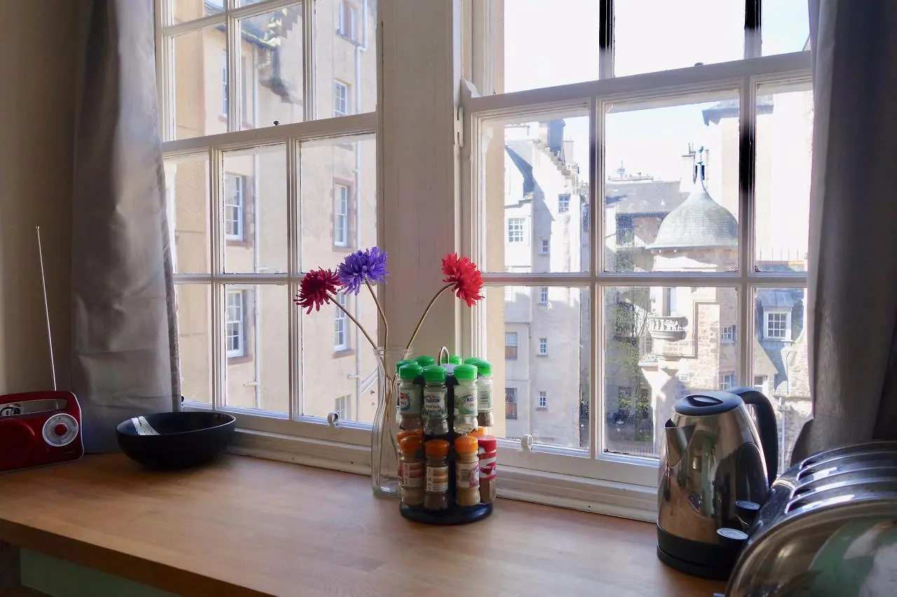 1 Bedroom Apartment Near Edinburgh Castle Sleeps 2